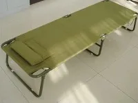 Kevyt kokoontaitettava telttasänky